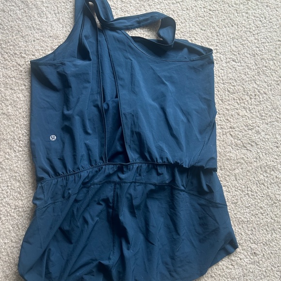 Lululemon Chase Me Onesie Jaded, size 6 hardly worn - Picture 6 of 6